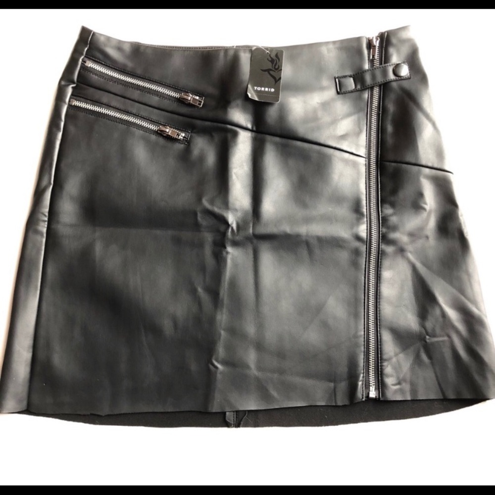 Torrid Black Faux Leather Mini Skirt Size 00/10